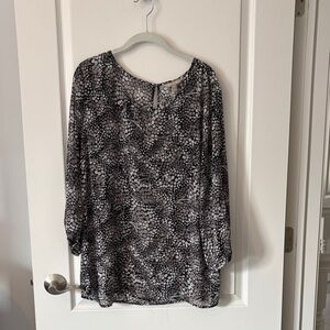 Banana Republic Factory Women's Black & Gray Patterned Long-Sleeve Blouse